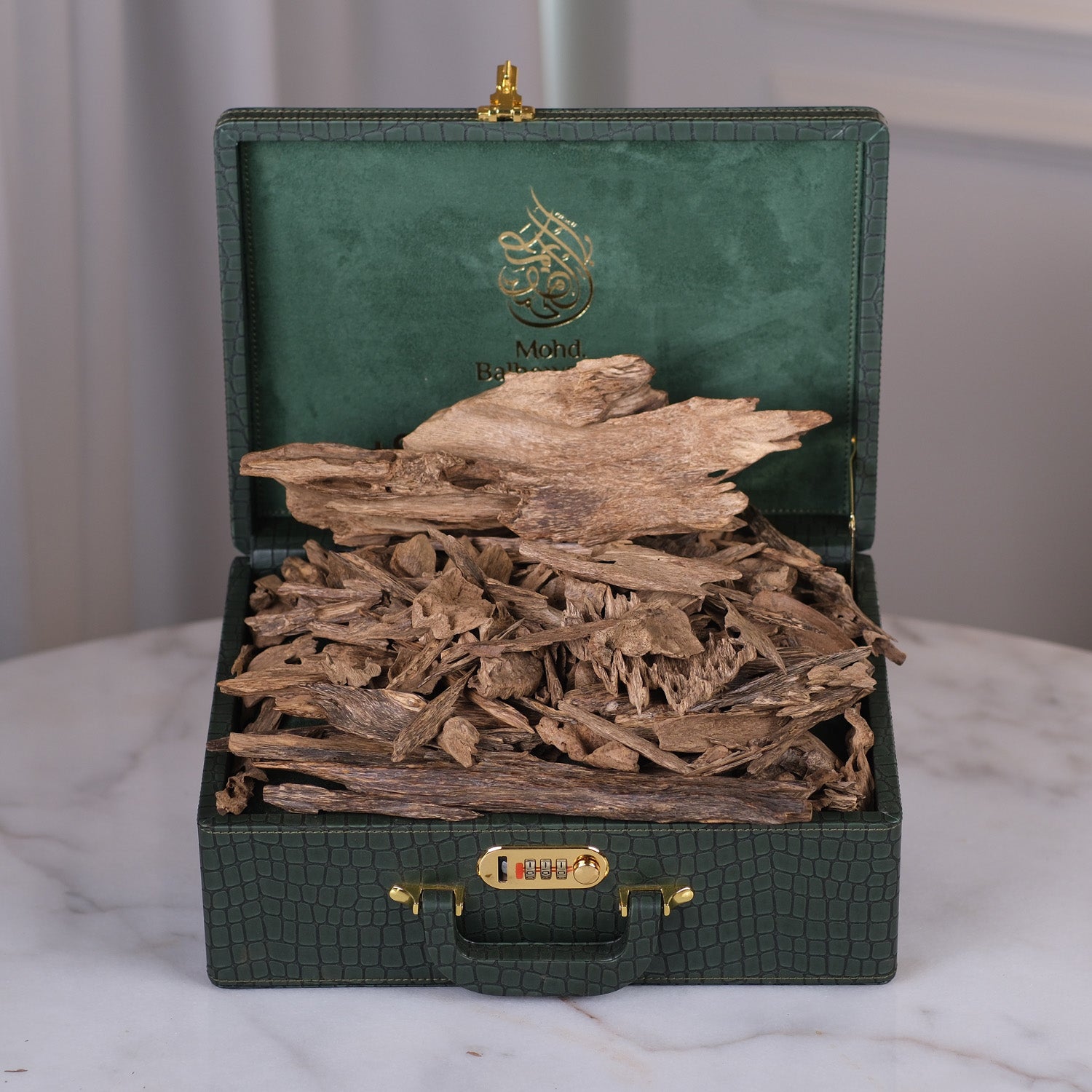 Oudh- Kalimontan Triple Super Oudh- Kalimontan Triple Super