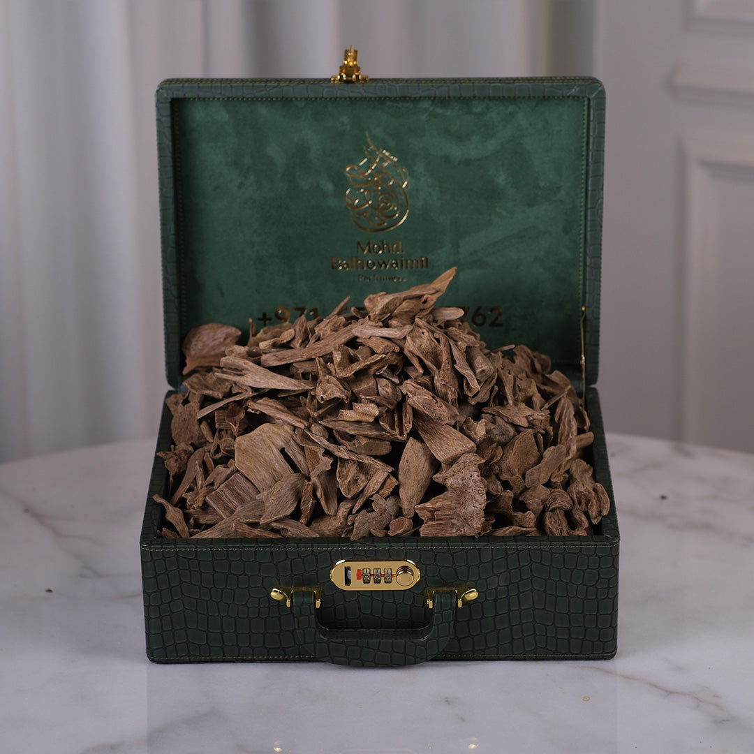 Oudh- Underwater Small Oudh- Underwater Small